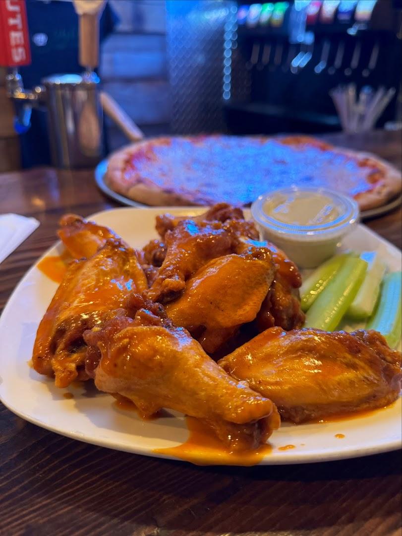 Lucky Dogs Pizzeria & Taproom